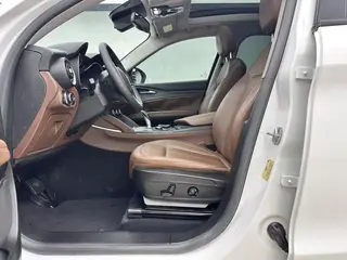 Alfa Romeo Stelvio 2017 2.0T 200HP Versión de élite interior foto 13 Alfa Romeo Stelvio 2017 2.0T 200HP Versión de élite interior foto 13