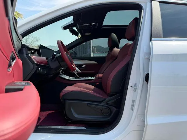 Jetour X70 PLUS 2023 Self-improvement version 1.5T DCT Self-improvement PRO 5 seat exterior photo 7 Jetour X70 PLUS 2023 Self-improvement version 1.5T DCT Self-improvement PRO 5 seat exterior photo 7