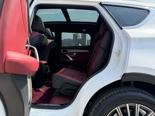 Jetour X70 PLUS 2023 Self-improvement version 1.5T DCT Self-improvement PRO 5 seat interior photo 11 Jetour X70 PLUS 2023 Self-improvement version 1.5T DCT Self-improvement PRO 5 seat interior photo 11