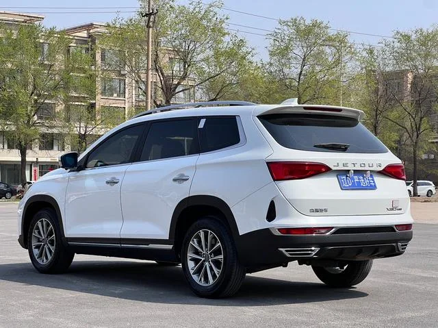 Jetour X90 2020 1.5T Manual Shadow Fun Edition 5 seat interior photo 6 Jetour X90 2020 1.5T Manual Shadow Fun Edition 5 seat interior photo 6