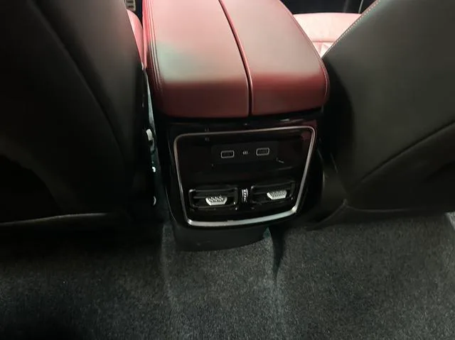 Jetour X70 PLUS 2023 1.5T DCT Brave person PLUS 5 seat exterior photo 8 Jetour X70 PLUS 2023 1.5T DCT Brave person PLUS 5 seat exterior photo 8