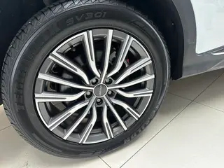 Jetour X70 PLUS 2023 1.5T DCT Brave person PLUS 5 seat interior photo 17 Jetour X70 PLUS 2023 1.5T DCT Brave person PLUS 5 seat interior photo 17