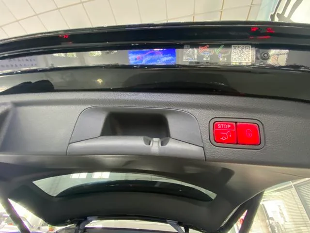 Mercedes-Benz GLE (Imported) 2023 GLE 350 4MATIC Dynamic interior photo 14 Mercedes-Benz GLE (Imported) 2023 GLE 350 4MATIC Dynamic interior photo 14
