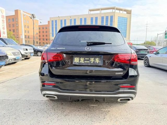 Mercedes-Benz GLC 2022 Second change GLC 260 L 4MATIC Dynamic exterior photo 3
