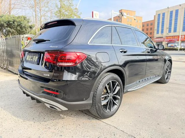 Mercedes-Benz GLC 2022 Second change GLC 260 L 4MATIC Dynamic exterior photo 4