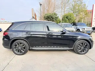 Mercedes-Benz GLC 2022 Second change GLC 260 L 4MATIC Dynamic exterior photo 5
