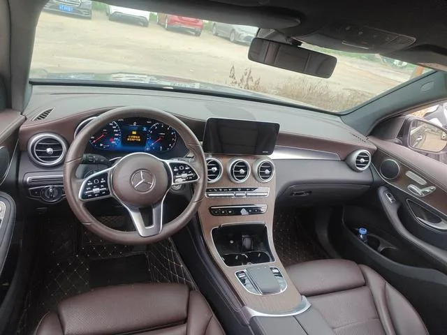 Mercedes-Benz GLC 2021 GLC 260 L 4MATIC De lujo exterior foto 3