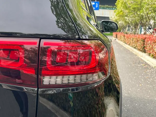 Mercedes-Benz GLB 2023 GLB 220 Fashionable exterior photo 7