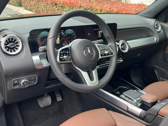 Mercedes-Benz GLB 2023 GLB 220 Fashionable interior photo 11