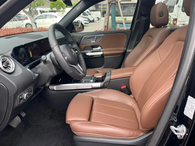Mercedes-Benz GLB 2023 GLB 220 Fashionable interior photo 12