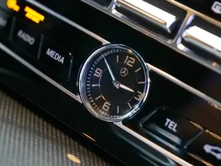 Mercedes-Benz G-Class 2022 G 500 interior photo 14