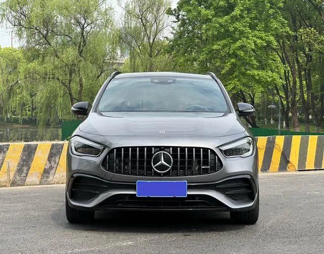 Mercedes-Benz GLA AMG 2022 AMG GLA 35 4MATIC extérieur photo 2 Mercedes-Benz GLA AMG 2022 AMG GLA 35 4MATIC extérieur photo 2