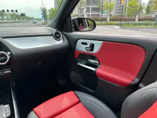 Mercedes-Benz GLA AMG 2022 AMG GLA 35 4MATIC intérieur photo 15 Mercedes-Benz GLA AMG 2022 AMG GLA 35 4MATIC intérieur photo 15