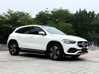 Mercedes-Benz GLA 2020 GLA 200 exterior photo 3