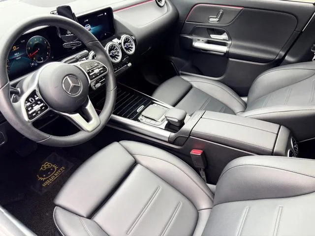 Mercedes-Benz GLA 2020 GLA 200 interior photo 10