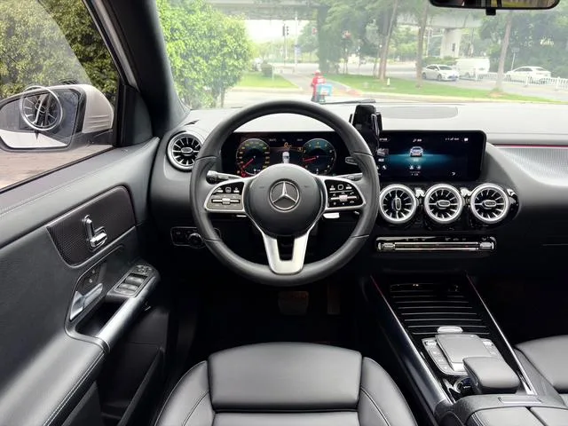 Mercedes-Benz GLA 2020 GLA 200 interior photo 14