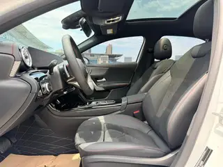 Mercedes-Benz A-Class 2025 A 200 L Edición de moda interior foto 12 Mercedes-Benz A-Class 2025 A 200 L Edición de moda interior foto 12