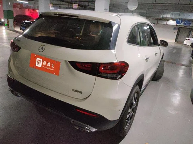 Mercedes-Benz GLA 2023 GLA 220 intérieur photo 7