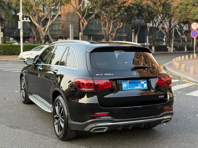 Mercedes-Benz GLC 2022 Restyling GLC 300 L 4MATIC Dynamic interior photo 7 Mercedes-Benz GLC 2022 Restyling GLC 300 L 4MATIC Dynamic interior photo 7