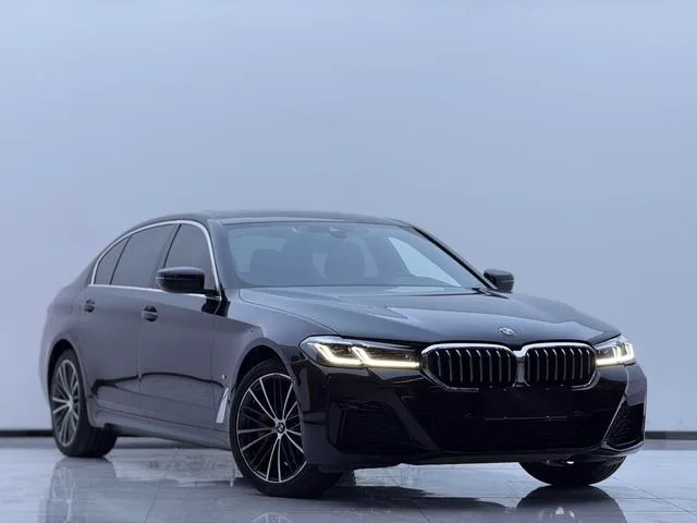 BMW 5 Series 2021 Restyling 530Li Leading Type M Sports suit exterior photo 3 BMW 5 Series 2021 Restyling 530Li Leading Type M Sports suit exterior photo 3