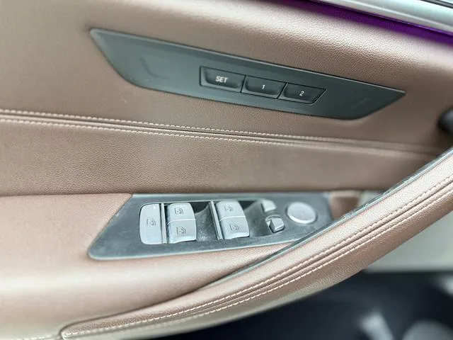 BMW 5 Series 2021 Restyling 530Li Leading Type M Sports suit exterior photo 5 BMW 5 Series 2021 Restyling 530Li Leading Type M Sports suit exterior photo 5
