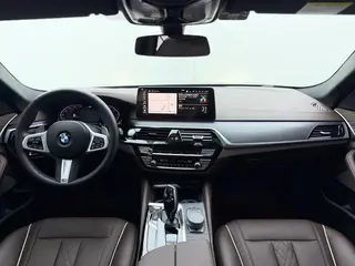 BMW 5 Series 2021 Restyling 530Li Leading Type M Sports suit interior photo 14 BMW 5 Series 2021 Restyling 530Li Leading Type M Sports suit interior photo 14