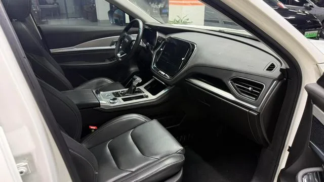 Jetour X70 2020 1.5T DCT Yue Hline Edition 7 seat interior photo 11 Jetour X70 2020 1.5T DCT Yue Hline Edition 7 seat interior photo 11