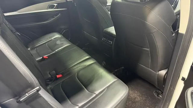 Jetour X70 2020 1.5T DCT Yue Hline Edition 7 seat interior photo 12 Jetour X70 2020 1.5T DCT Yue Hline Edition 7 seat interior photo 12