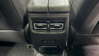 Jetour X70 2020 1.5T DCT Yue Hline Edition 7 seat interior photo 13 Jetour X70 2020 1.5T DCT Yue Hline Edition 7 seat interior photo 13