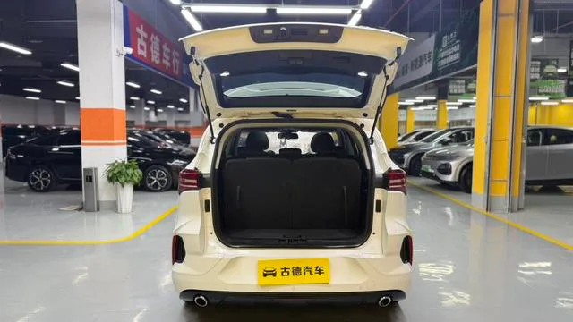 Jetour X70 2020 1.5T DCT Yue Hline Edition 7 seat interior photo 19 Jetour X70 2020 1.5T DCT Yue Hline Edition 7 seat interior photo 19