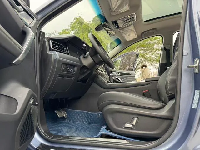 Jetour X90 2020 1.6T DCT Shadow Edition 5 seat interior photo 10 Jetour X90 2020 1.6T DCT Shadow Edition 5 seat interior photo 10