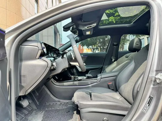 Mercedes-Benz A-Class 2022 Модификация A 200 L Спортивный седан Модная версия интерьер фото 6