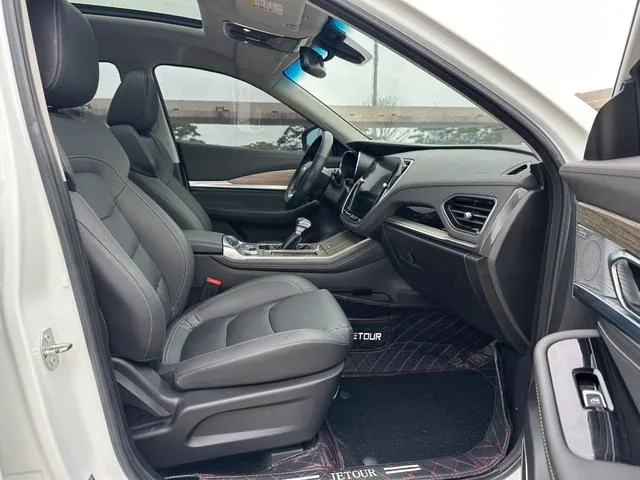 Jetour X70 2020 1.5T DCT Zunxing Edition 5 seat interior photo 14 Jetour X70 2020 1.5T DCT Zunxing Edition 5 seat interior photo 14