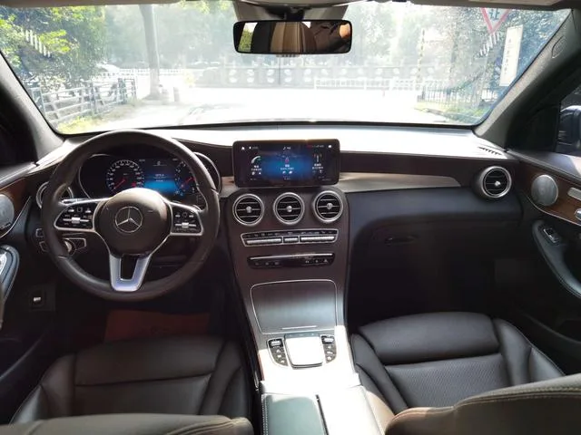 Mercedes-Benz GLC 2021 GLC 300 L 4MATIC Динамичный тип интерьер фото 10