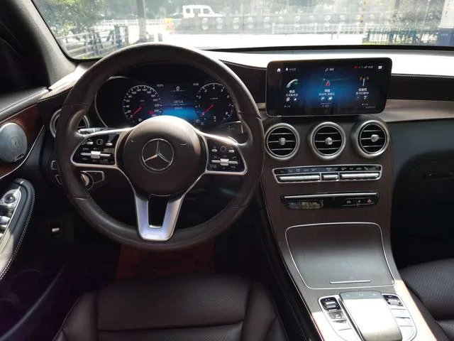 Mercedes-Benz GLC 2021 GLC 300 L 4MATIC Динамичный тип интерьер фото 11
