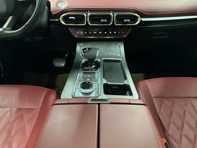 Jetour X70 PLUS 2024 Champion Edition 1.5T DCT Champion PRO 5 seat interior photo 12 Jetour X70 PLUS 2024 Champion Edition 1.5T DCT Champion PRO 5 seat interior photo 12