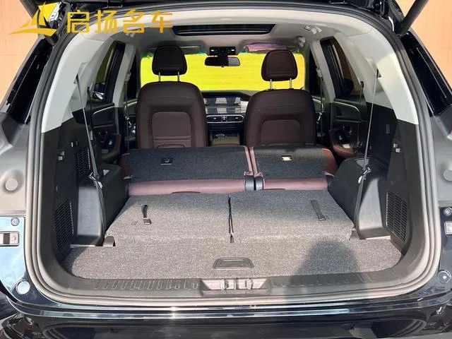 Jetour X90 PLUS 2023 Restyling 1.6TD DCT Villa interior photo 9