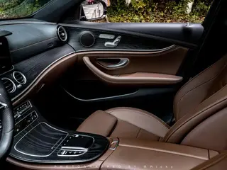 Mercedes-Benz E-Class 2022 Reforma E 300 L Estilo de moda Coche deportivo interior foto 7 Mercedes-Benz E-Class 2022 Reforma E 300 L Estilo de moda Coche deportivo interior foto 7