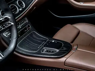 Mercedes-Benz E-Class 2022 Reforma E 300 L Estilo de moda Coche deportivo interior foto 8 Mercedes-Benz E-Class 2022 Reforma E 300 L Estilo de moda Coche deportivo interior foto 8