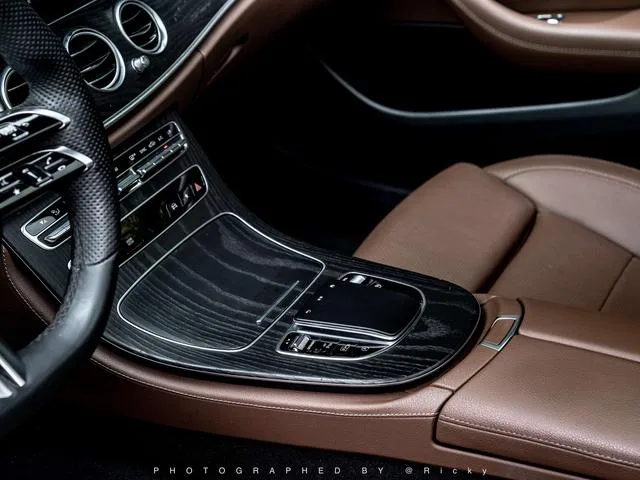 Mercedes-Benz E-Class 2022 Reforma E 300 L Estilo de moda Coche deportivo interior foto 8 Mercedes-Benz E-Class 2022 Reforma E 300 L Estilo de moda Coche deportivo interior foto 8