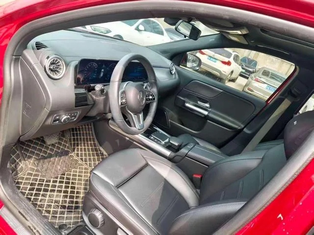 Mercedes-Benz GLA 2022 GLA 200 interior photo 10 Mercedes-Benz GLA 2022 GLA 200 interior photo 10