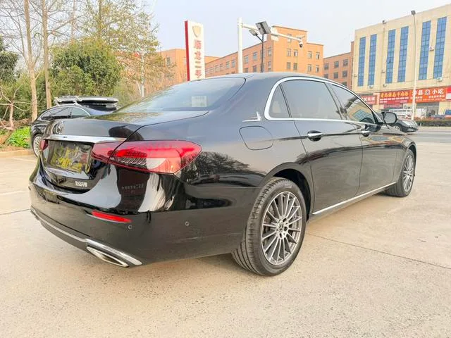 Mercedes-Benz E-Class 2023 E 260 L Passenger car exterior photo 4 Mercedes-Benz E-Class 2023 E 260 L Passenger car exterior photo 4