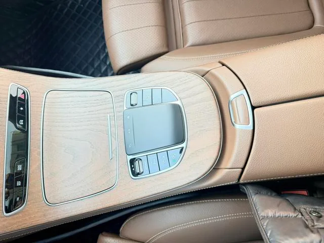 Mercedes-Benz E-Class 2023 E 260 L Passenger car exterior photo 8 Mercedes-Benz E-Class 2023 E 260 L Passenger car exterior photo 8