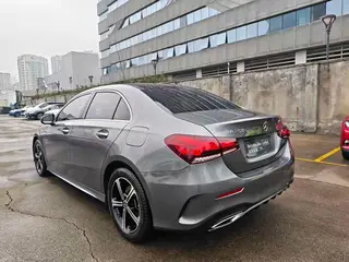 Mercedes-Benz A-Class 2023 A 200 L Voiture de sport version mode extérieur photo 7