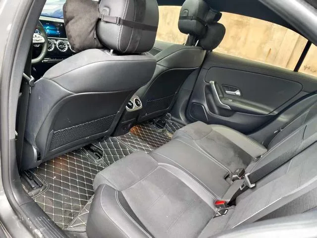 Mercedes-Benz A-Class 2023 A 200 L Voiture de sport version mode intérieur photo 14