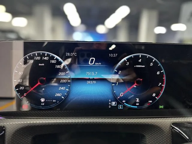 Mercedes-Benz A-Class 2022 Second change A 200 L Sport Sedan Fashion Edition exterior photo 5