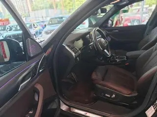BMW X3 2022 xDrive30i Premium Class M Obsidian Night Suit interior photo 8 BMW X3 2022 xDrive30i Premium Class M Obsidian Night Suit interior photo 8