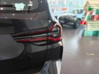 BMW X3 2022 xDrive30i Premium Class M Obsidian Night Suit interior photo 10 BMW X3 2022 xDrive30i Premium Class M Obsidian Night Suit interior photo 10