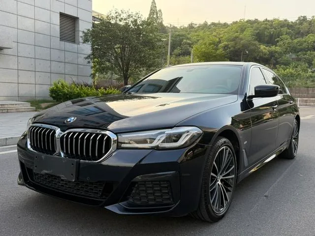 BMW 5 Series 2022 Second change 530Li Leading Type M Sports suit exterior photo 1 BMW 5 Series 2022 Second change 530Li Leading Type M Sports suit exterior photo 1
