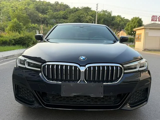 BMW 5 Series 2022 Second change 530Li Leading Type M Sports suit exterior photo 2 BMW 5 Series 2022 Second change 530Li Leading Type M Sports suit exterior photo 2